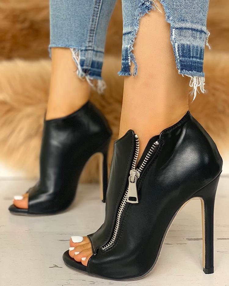 Ankle Cut Toe-Out Heel Boots
